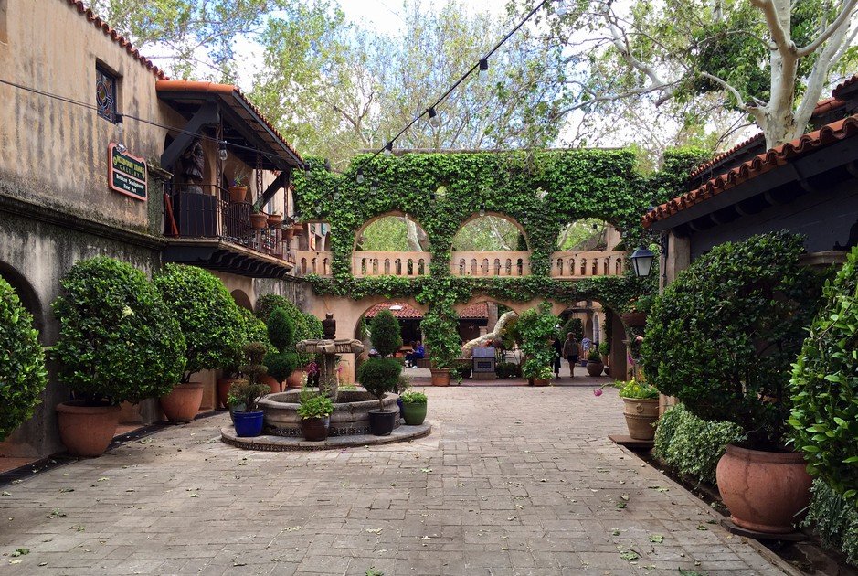 A vine-covered courtyard at Tlaquepaque Arts & Shopping Village
